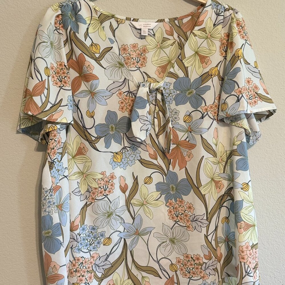 Lauren Conrad Floral V Neck Blouse
